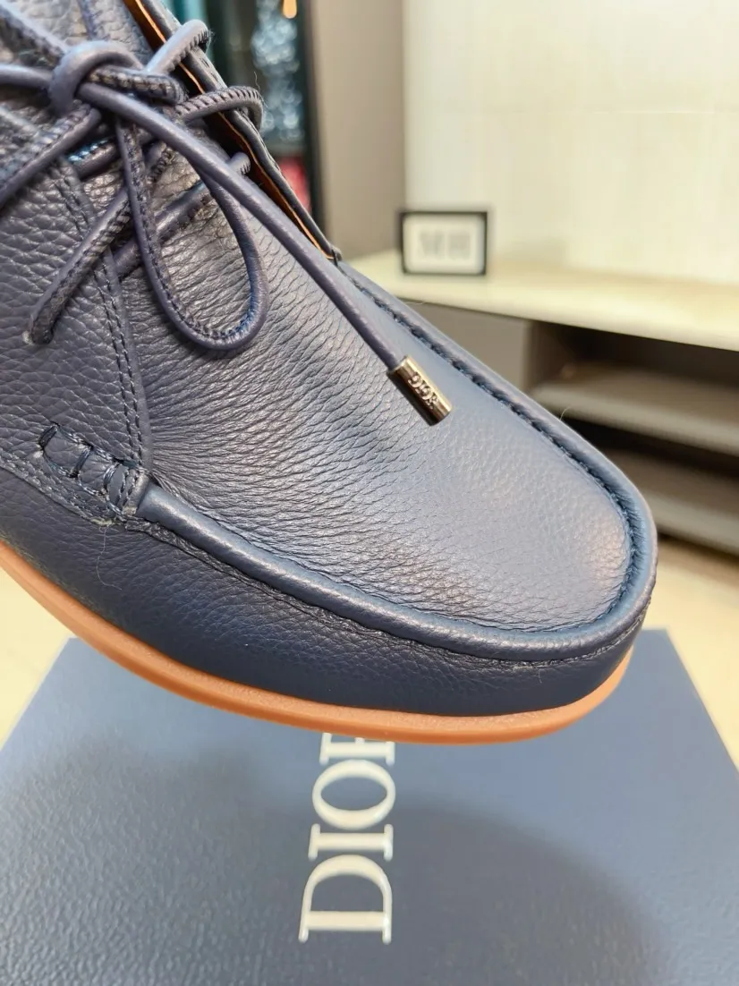 Men's shoes 💰 330🌹🌹【UGG】✨The most popular series, a must-have for stylish men 😱The latest limited edition at the counter🍃Top export foreign trade order, counter packaging. Designed with high-end textured matte cowhide➕The simulated wool is beautiful, and the collar surface presents a clear texture, which is friendly without losing the foundation. 👀 Casual roll rope lace-up style✨Thick stitching to reinforce the sole, natural rubber sole🍎The collar makes walking more comfortable and relaxed. 38_44 code